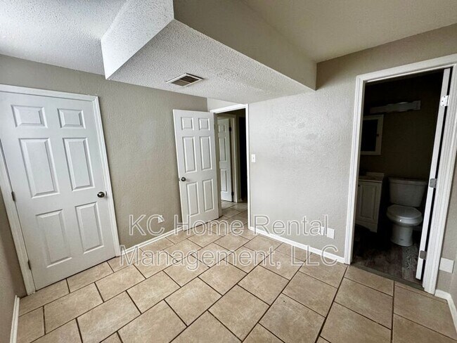 Building Photo - 3723 Webster Ave