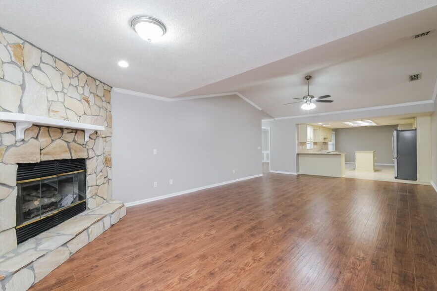 Building Photo - 1590 Rain Bird Ct