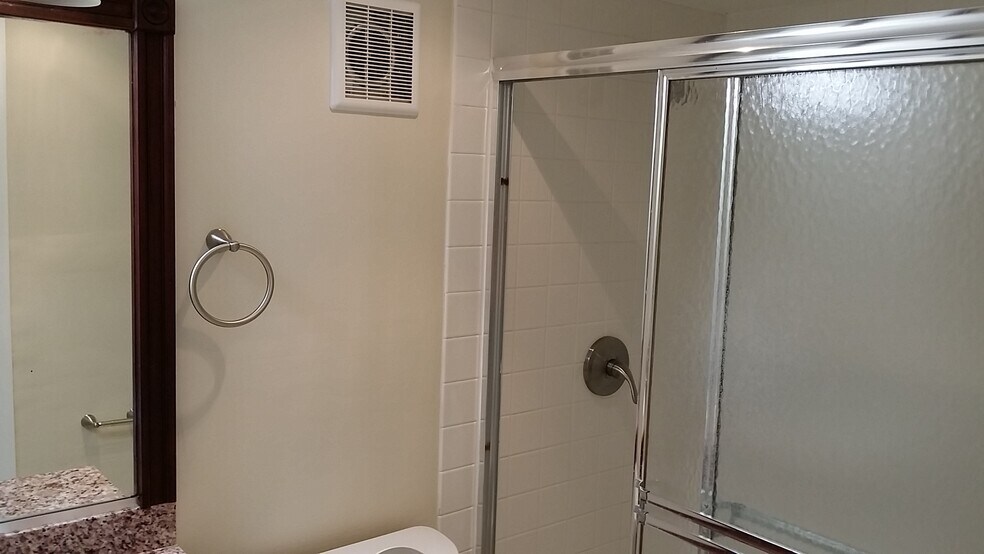 Master Bathroom - 8520 SW 133rd Avenue Rd