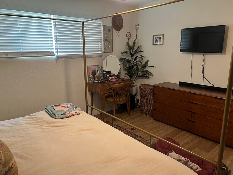 Bedroom - 394 Coronado Ave
