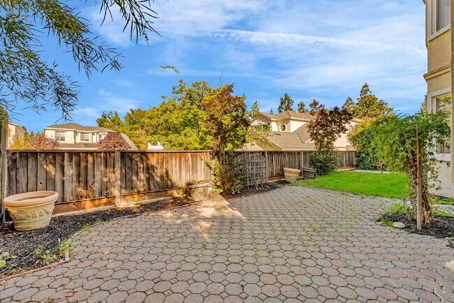 Building Photo - 101 Johnson Ln