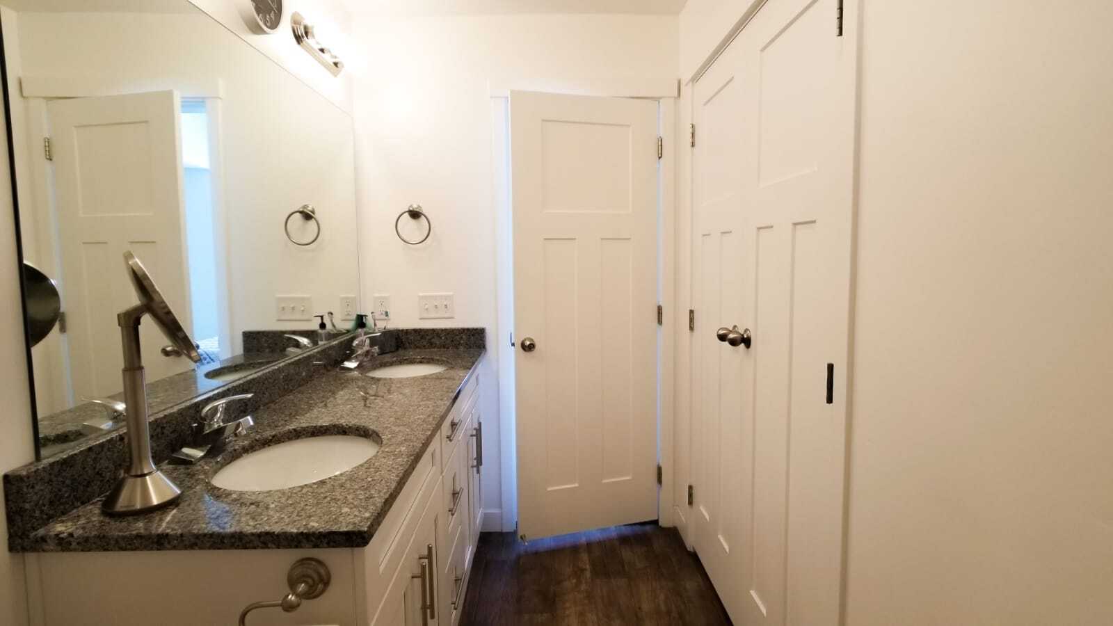 Master bathroom - 694 E 355 N