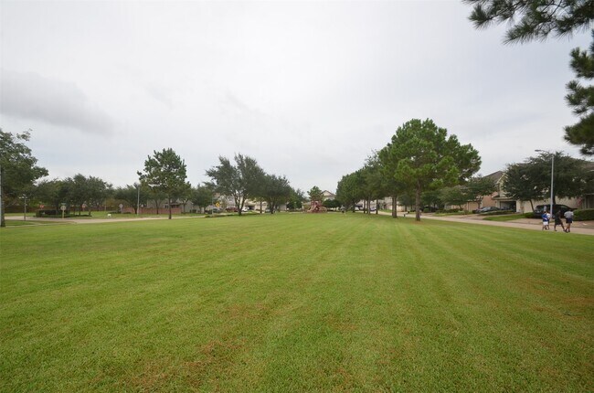 Building Photo - 25254 Finchgrove Ln