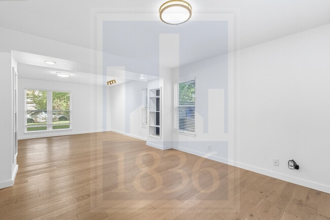 Building Photo - 1705 Deerfield Dr