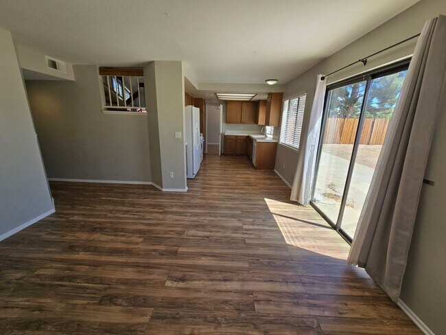Building Photo - 39354 Longhorn Ct