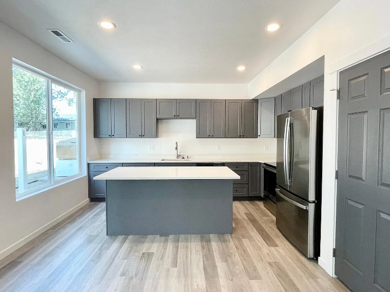 Building Photo - 12818 N Jaydee Ln