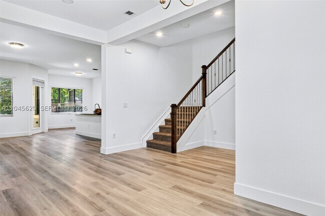 Building Photo - 142 SW 127th Terrace
