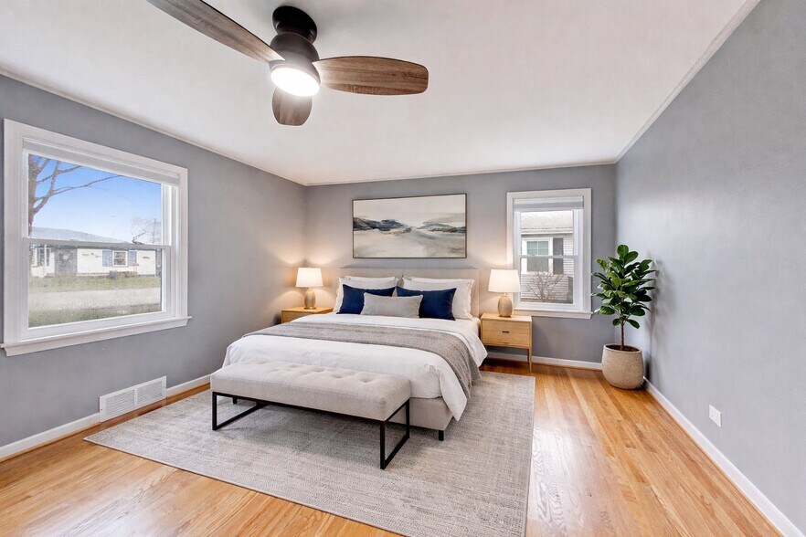 Building Photo - 306 N Schubert St