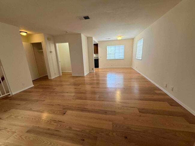 Building Photo - Gated Community - Updated Harbor City Townhome - 3 bed / 2.5 bath