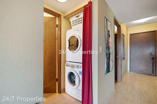 Building Photo - 2 br, 2 bath House - 4926 S. Corbett Ave. ...