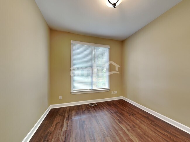 Building Photo - 1100 Secotan Pl