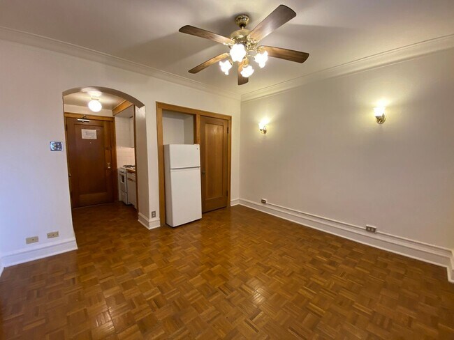 Interior Photo - 2738 N. Pine Grove