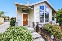Building Photo - 4914 NW Huserik Dr