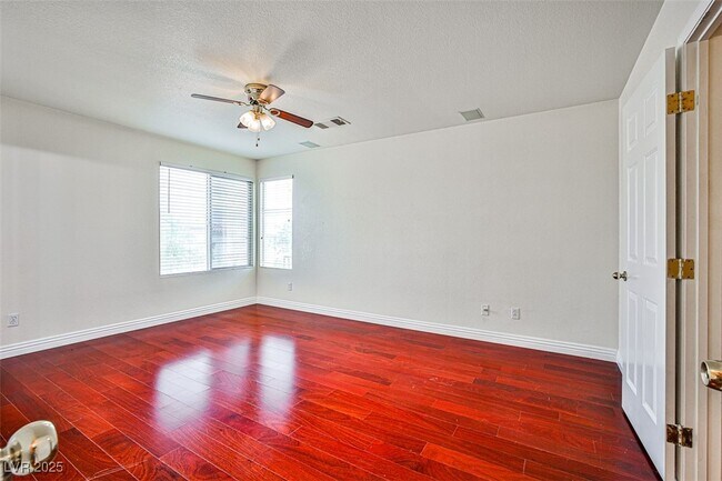Building Photo - 5871 Salmon Falls St