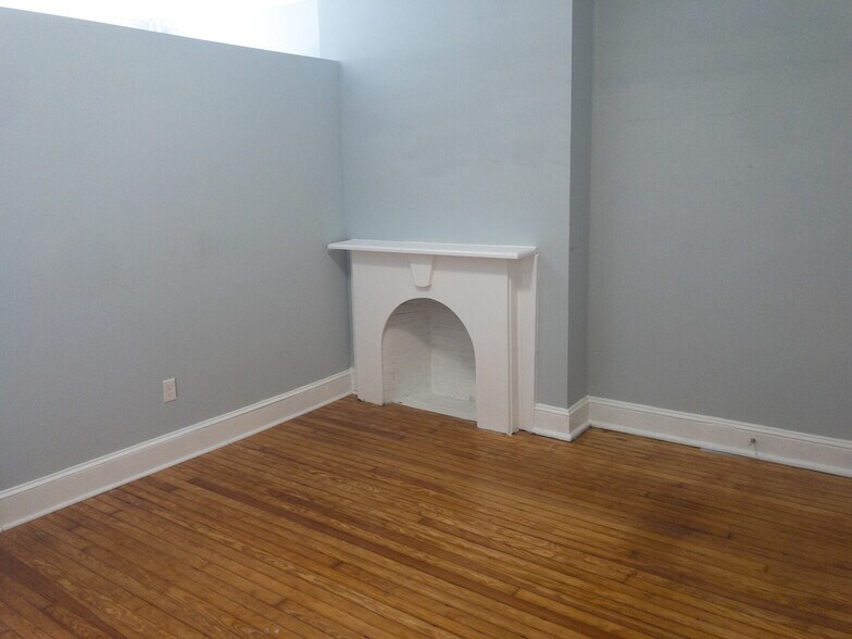 living room - 1204 John St