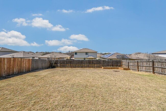 Building Photo - 725 Pinnacle Dr