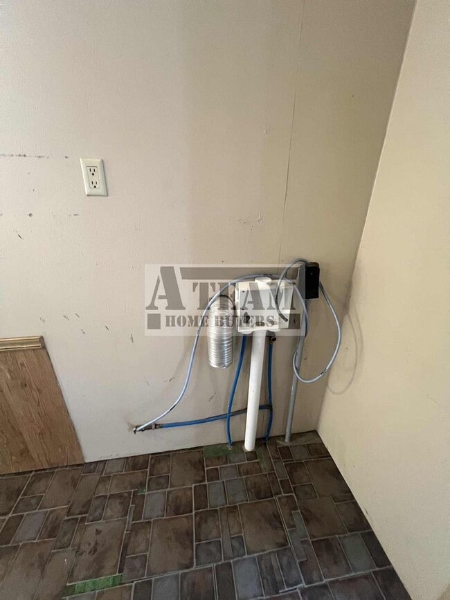 Building Photo - Cozy 1 Bedroom 1 Bath Home with Big Yard!