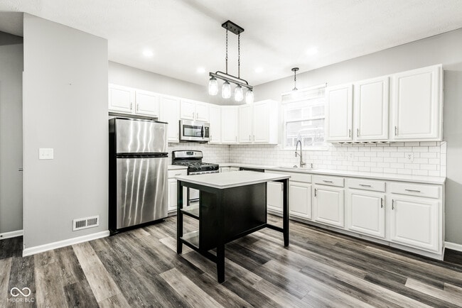 Building Photo - 2525 Central Ave