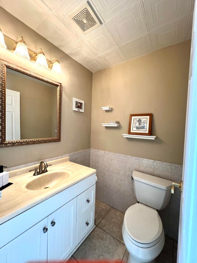 Building Photo - 322 Seville Terrace