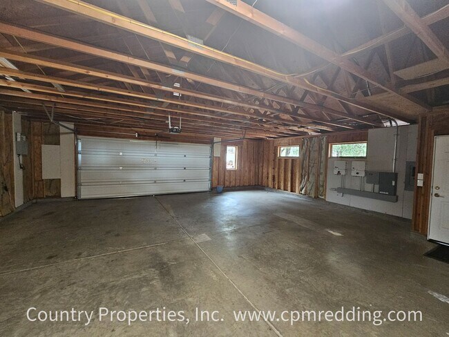 Building Photo - Amazing Short-Term Housing Opportunity in a Custom 4-Bedroom House!