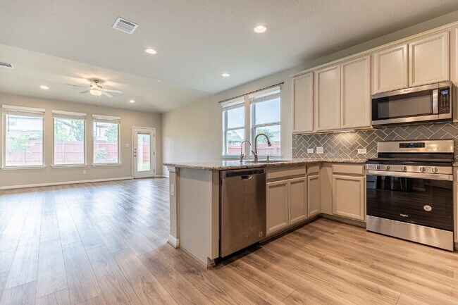 Building Photo - 6631 Gentry Farm