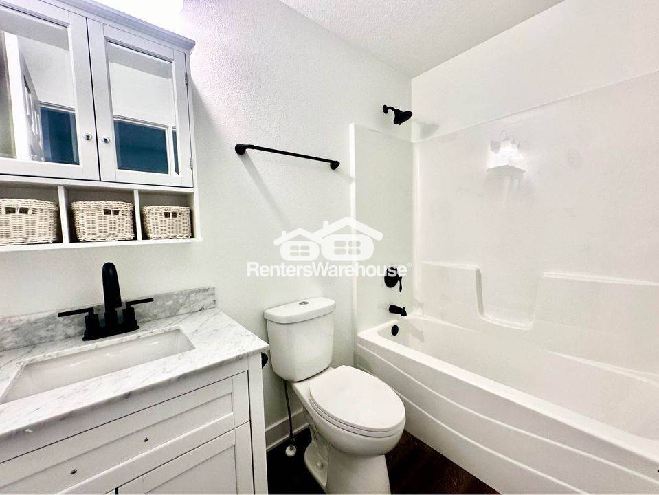 Building Photo - 2107 Willis Ave