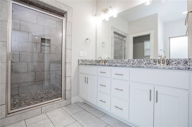 Building Photo - 437 Ramsey St