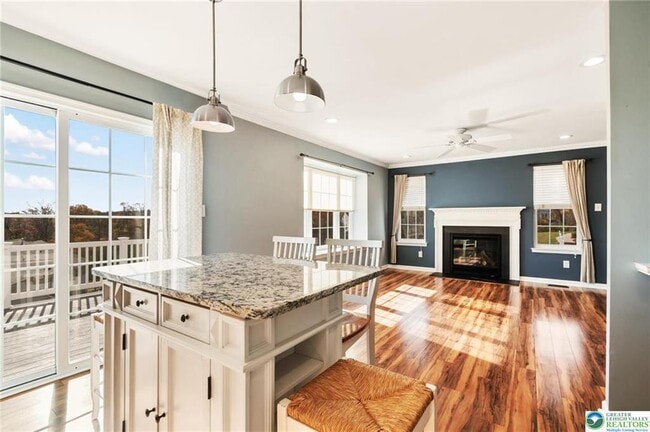 Building Photo - 5985 Saratoga Ln