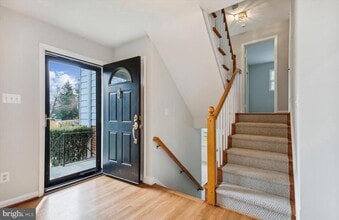 Building Photo - 7202 Heights Ct