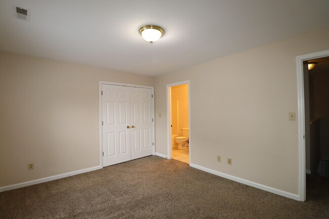 Building Photo - 3852 Sugar Creek Dr