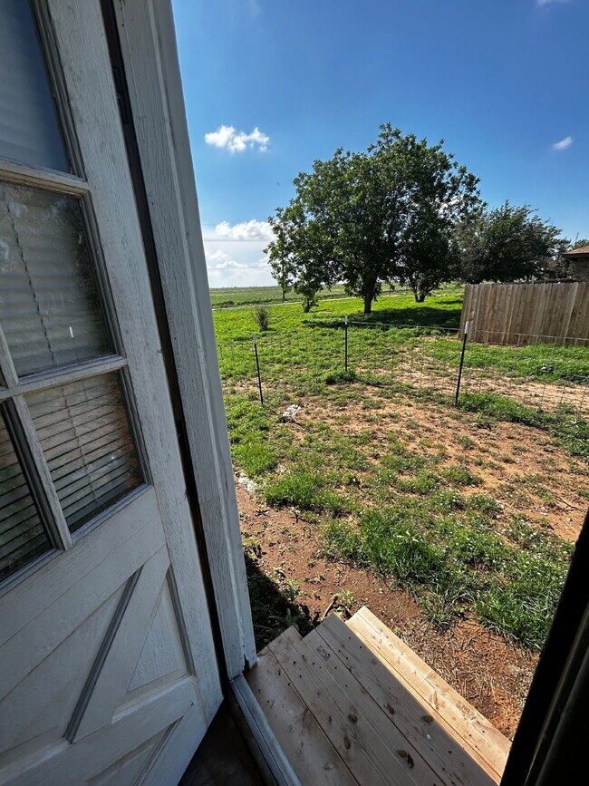 Building Photo - Country Living! Newly Updated 3-bed/2-bath in Frenship ISD!