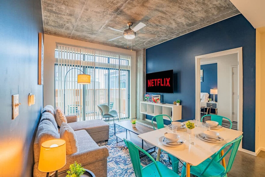 Building Photo - 333 E Roosevelt St