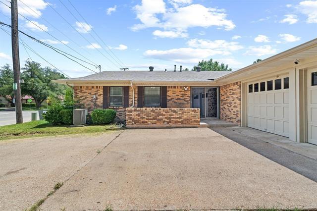 Building Photo - 3300 Nashville Ave