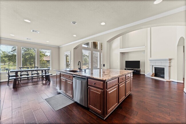 Building Photo - 10 Cayuga Pond Ct