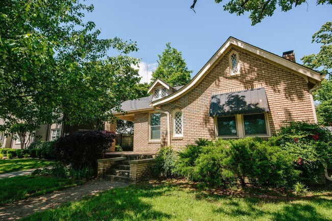 Building Photo - 1508 Kavanaugh Blvd