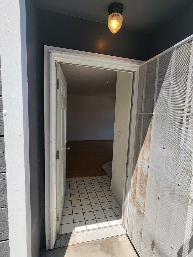 Building Photo - 1072 18th Street