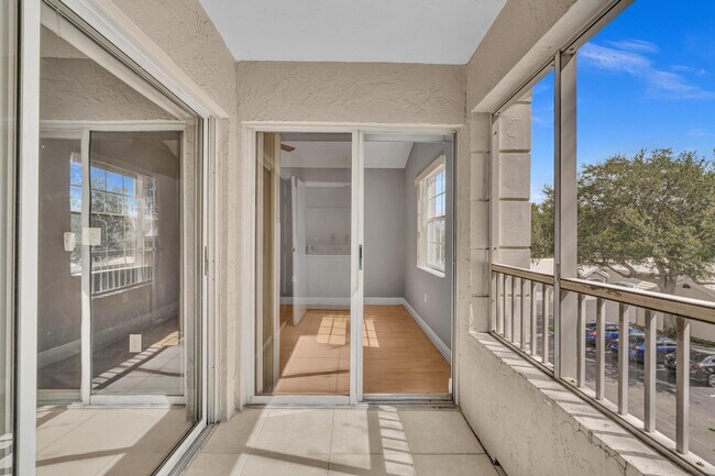 Building Photo - 2850 N Oakland Forest Dr