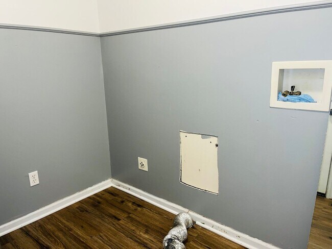 Building Photo - ***MOVE IN SPECIAL - $500 OFF 1ST MONTHS R...