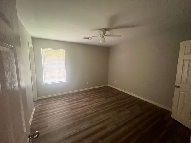 Building Photo - Nice 3 Br. 2 Bath home in Ward
