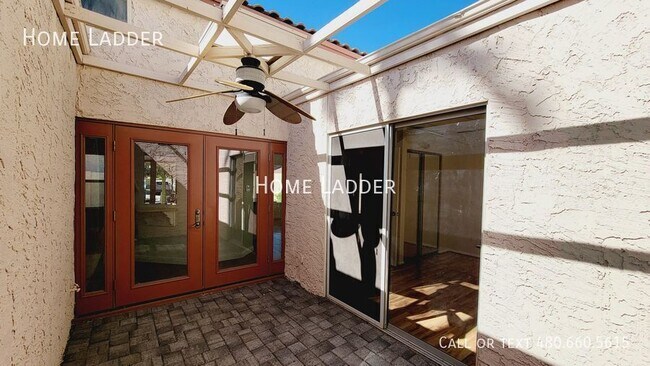 Building Photo - Spacious Townhouse in Tempe!