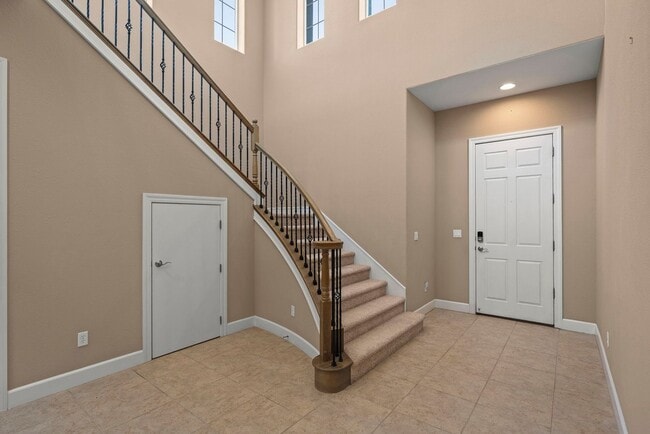 Building Photo - Damont Ranch Townhome Available to Lease Now