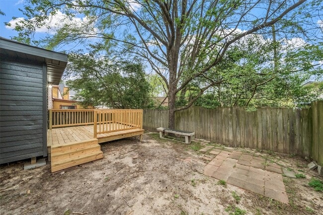 Building Photo - 25 Shady Oak Ln