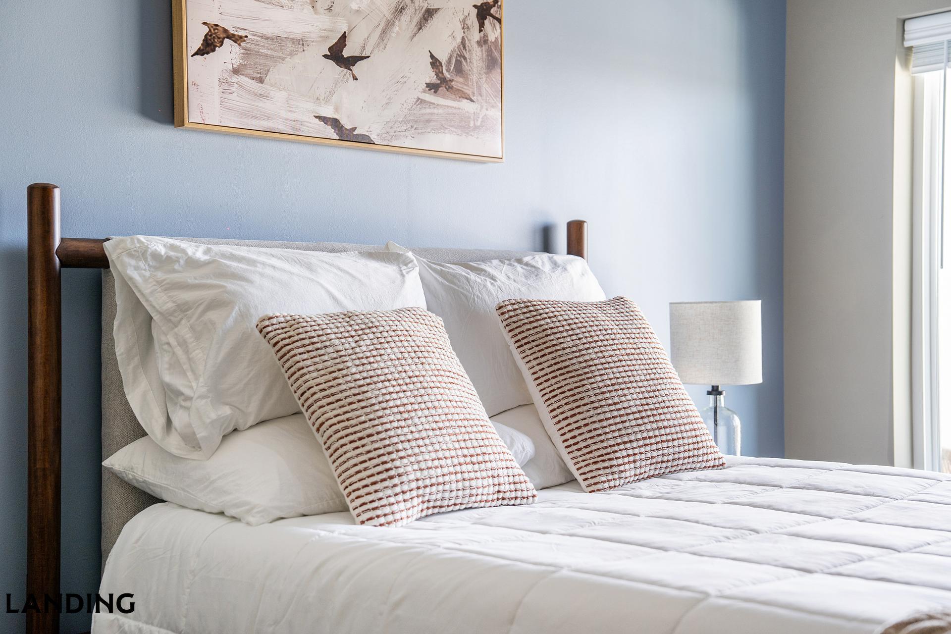 Building Photo - 1364 E Battlefield Rd