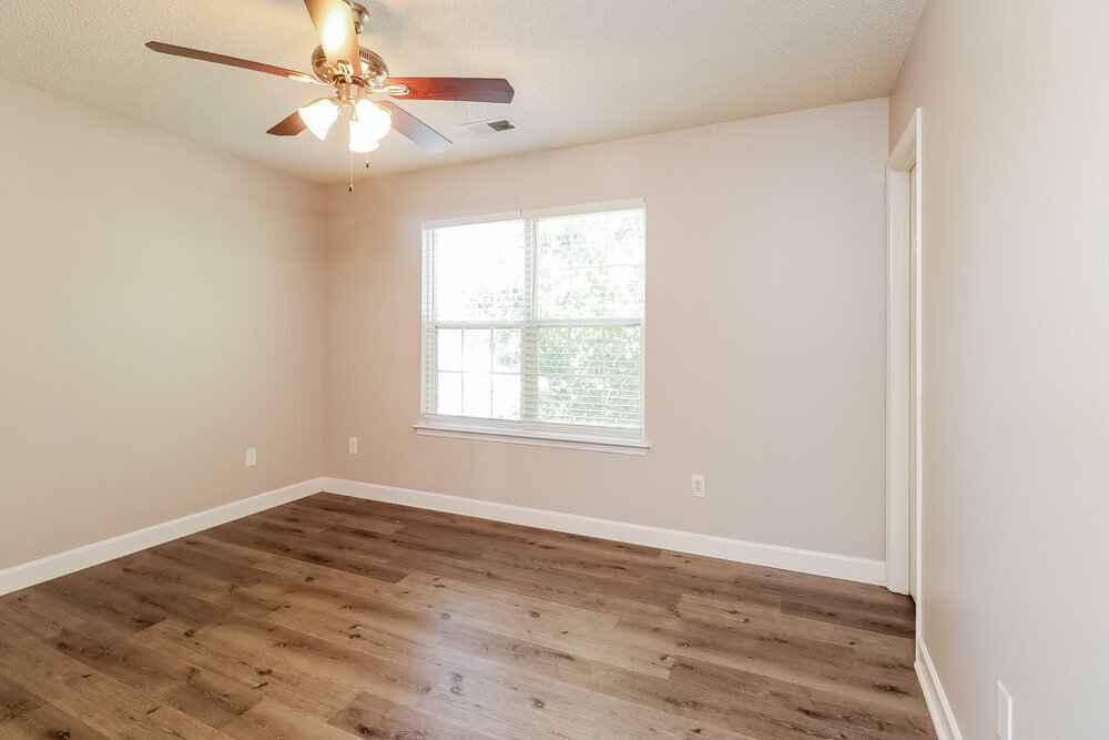 Building Photo - 916 Clover Gap Dr