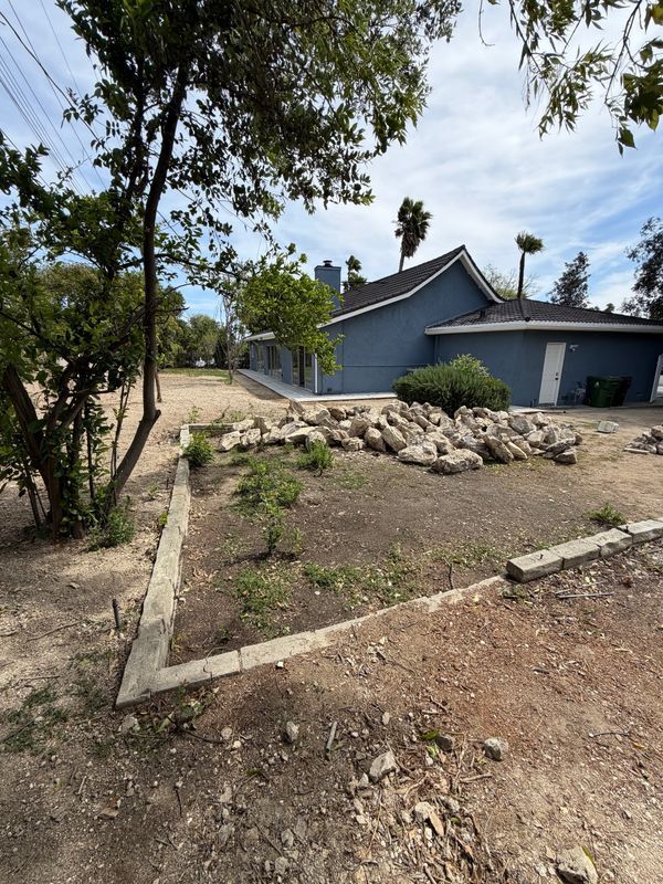 Building Photo - 5301 Dubois Ave