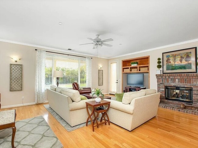 Building Photo - 15374 Falcon Crest Ct