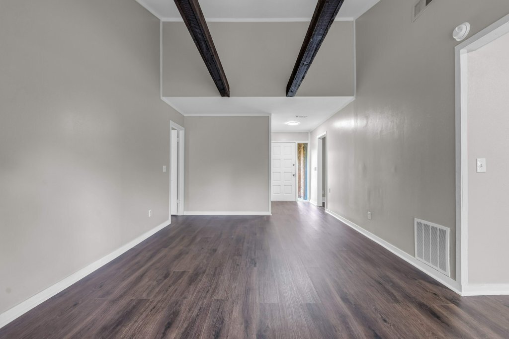 Building Photo - 141 Babs Dr