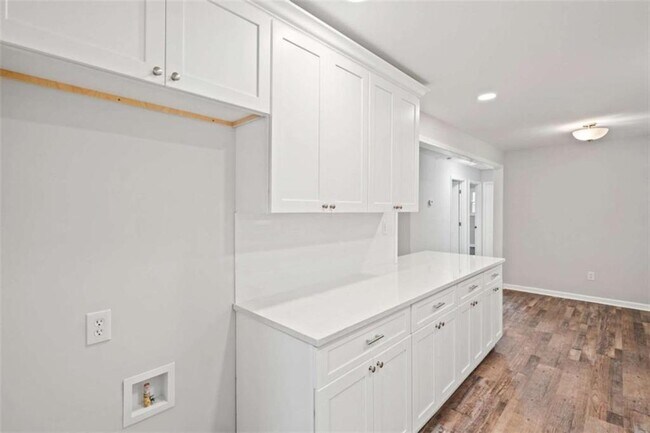 Building Photo - 6147 Allen Ivey Rd