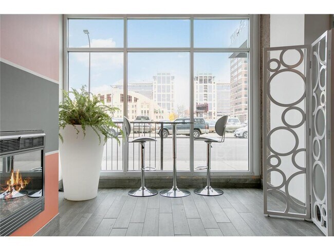 Building Photo - 521 S 7th St