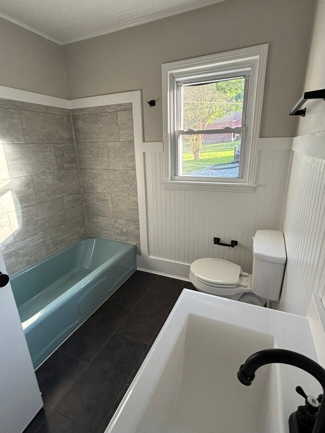 Building Photo - 10535 Hwy 231